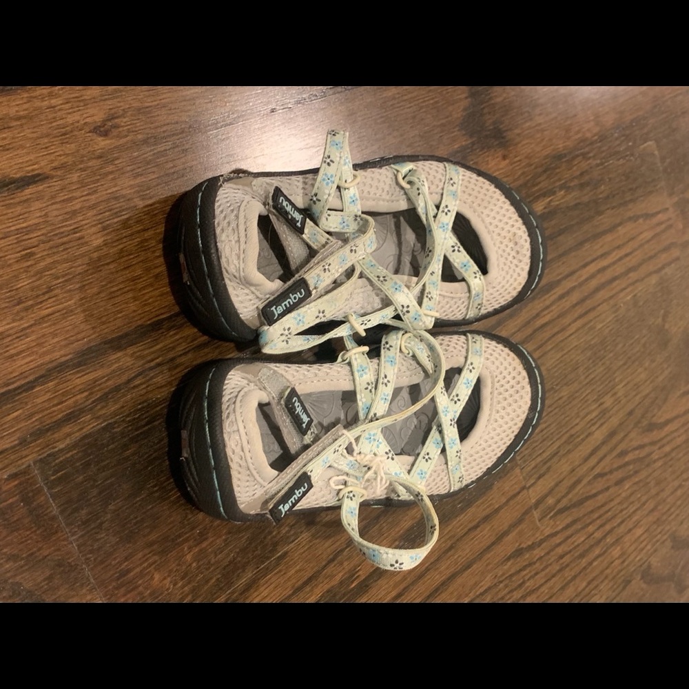 Jambu slip on shoes size 10